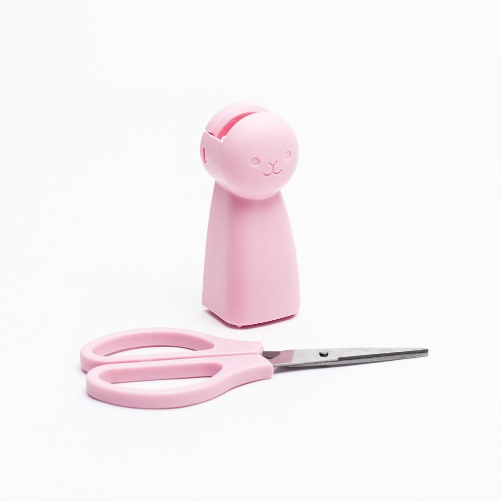 Bunny Scissors with a magnetic standable case