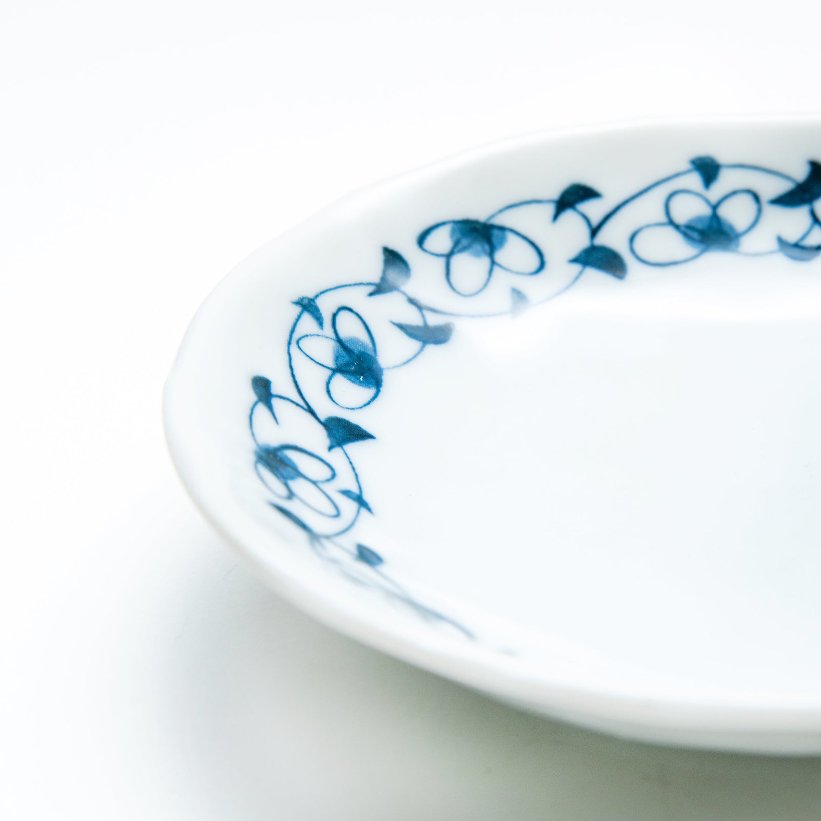 Japanese Aizome Plate (12.5cm x 12.5cm x 2cm) - Floral Arabesque